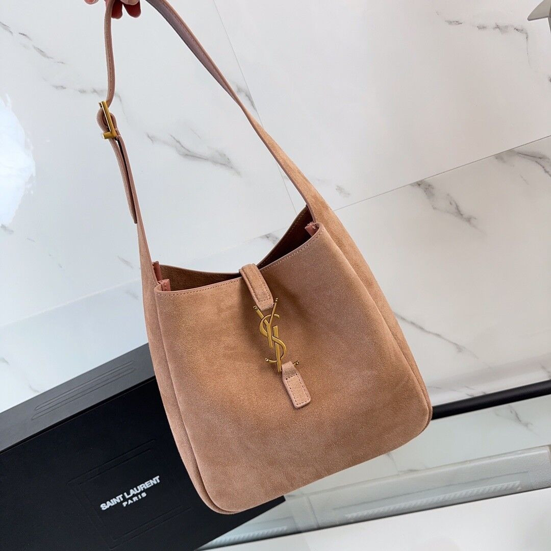 Y51 LE 5 À 7 23x22x8cm