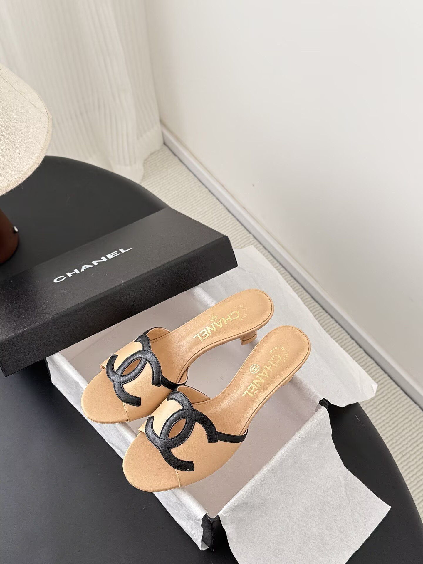 ua Ch**el sandals 4.5cm heel