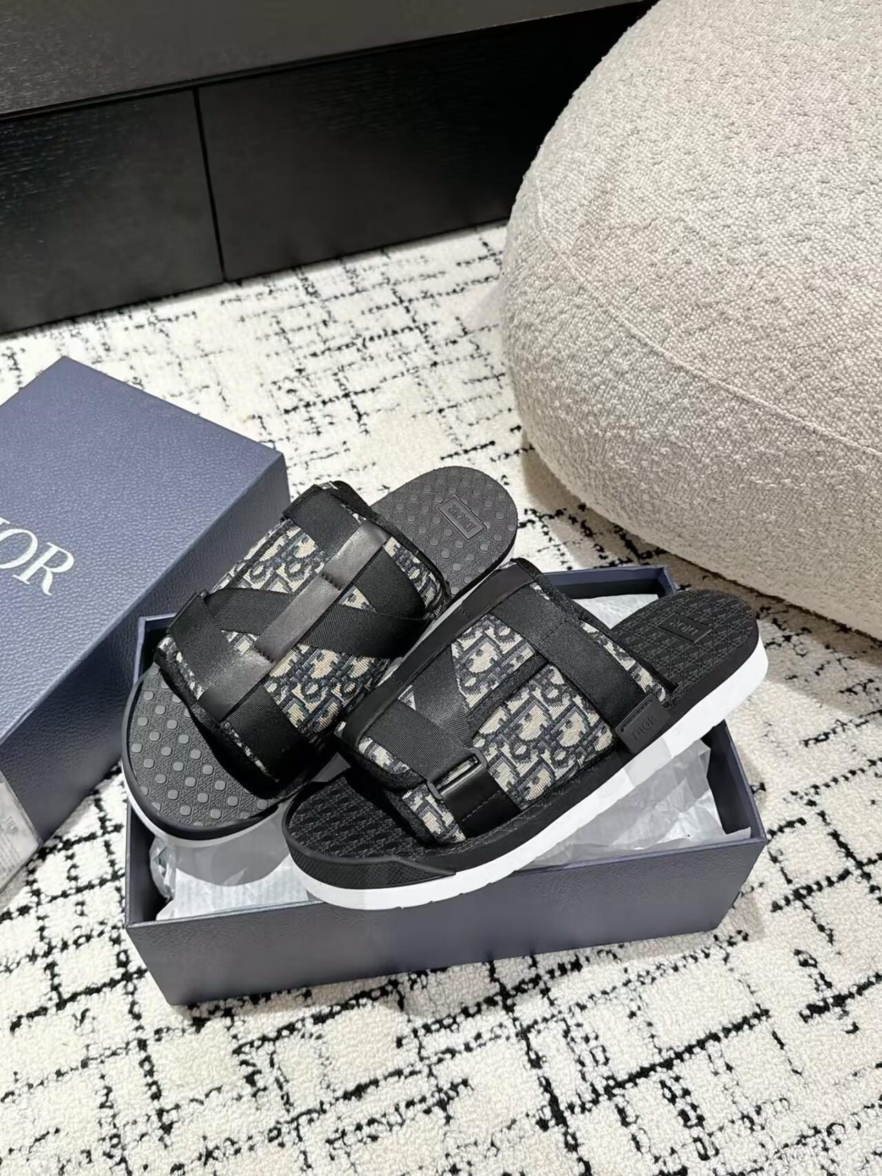 UA D10r Alpha Sandals
