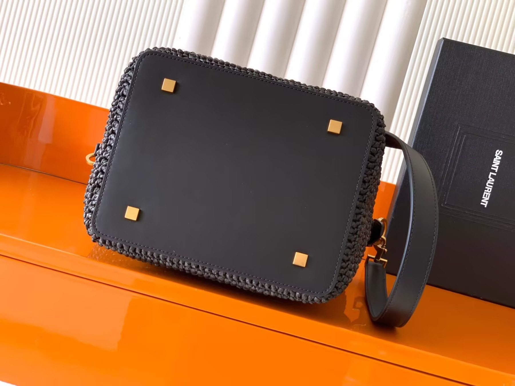 Y51 LE 37 in woven raffia and vegetable-tanned leather Bucket Bag 25x20x12cm