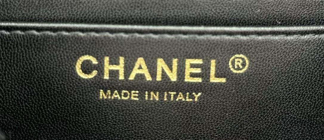 Ch**el MINI CLASSIC 11.12 HANDBAG 20 12 × 20 × 6 cm