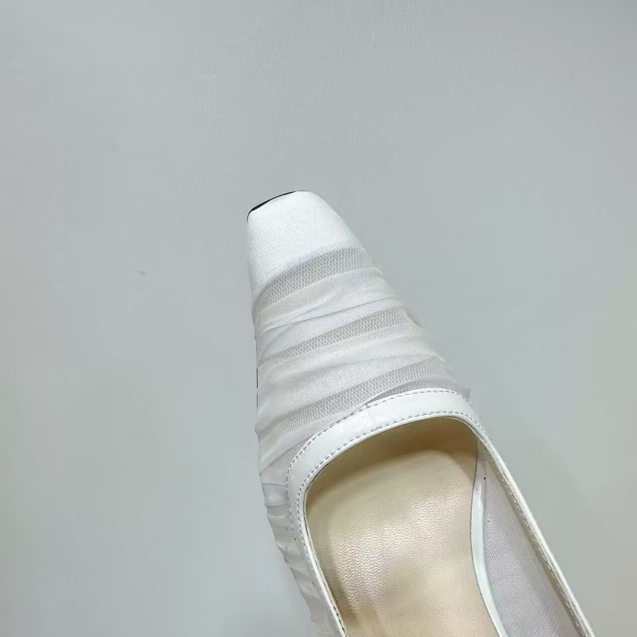UA J1m*y Ch00 Ivory Tulle and Nappa Pumps