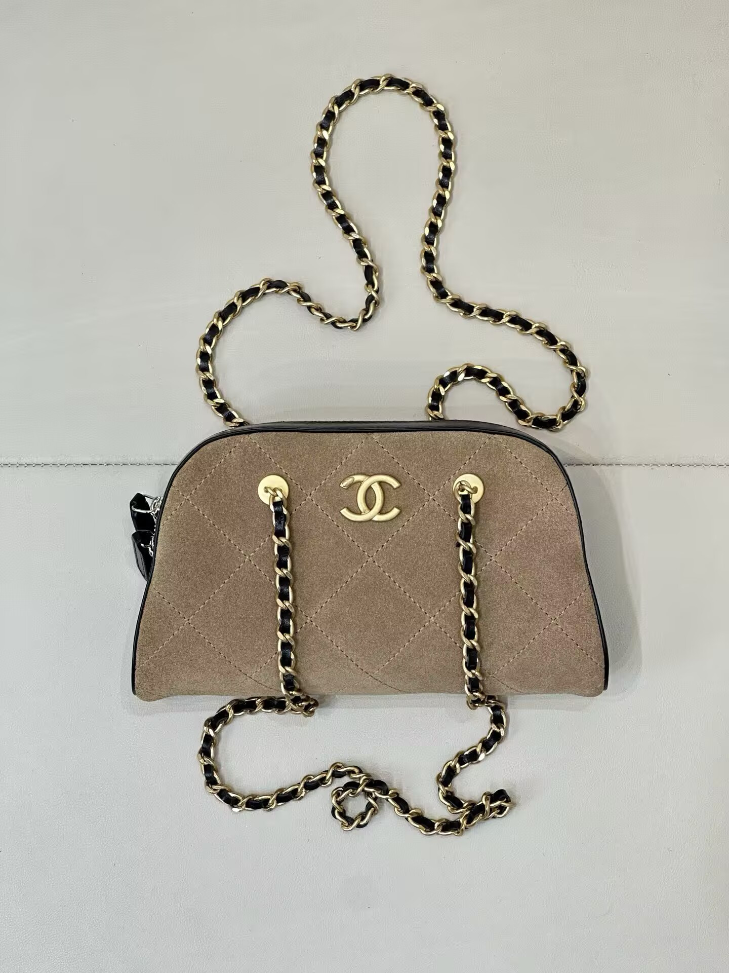 Ch**el Clutch with chain AP5092 11.5x19.5x5.5cm