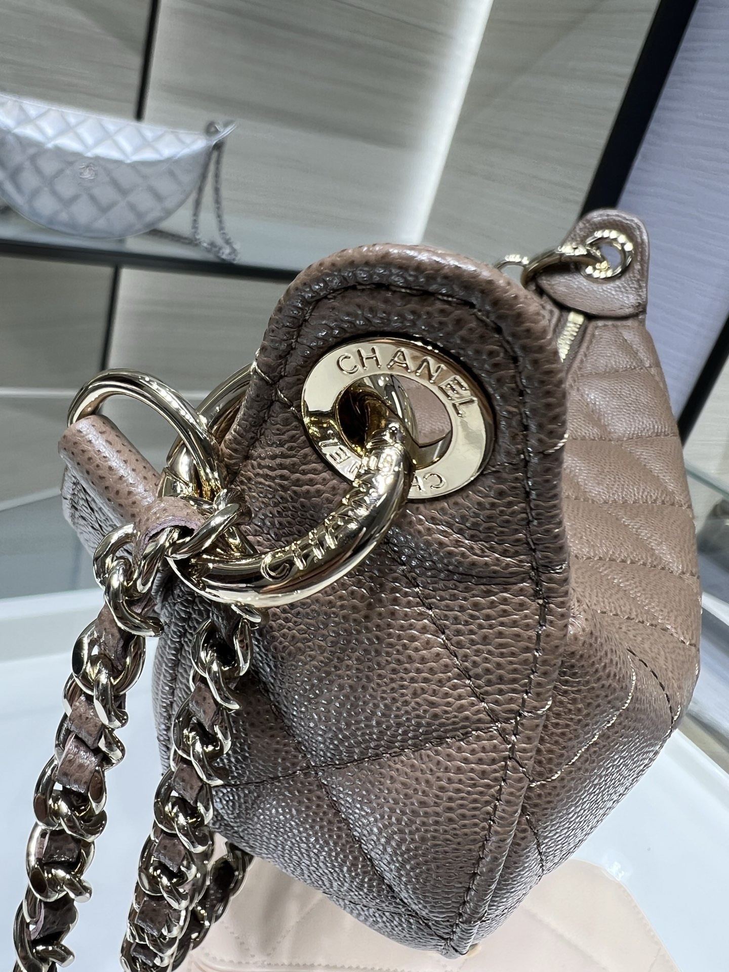 Ch**el clutch with chain light gold hardware ap5094 15x22x6cm