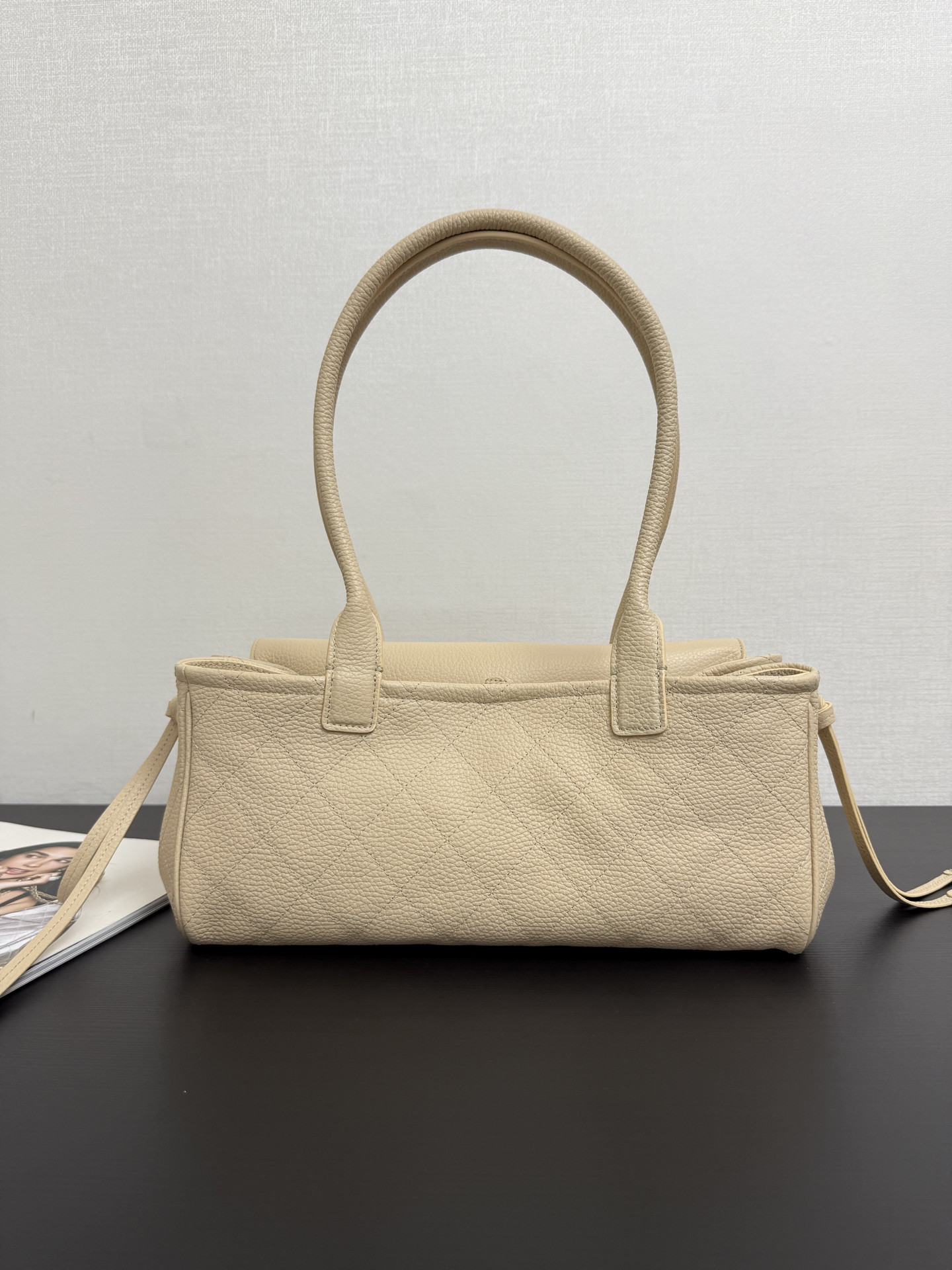 Ch**el small tote as6288 15x31x12cm