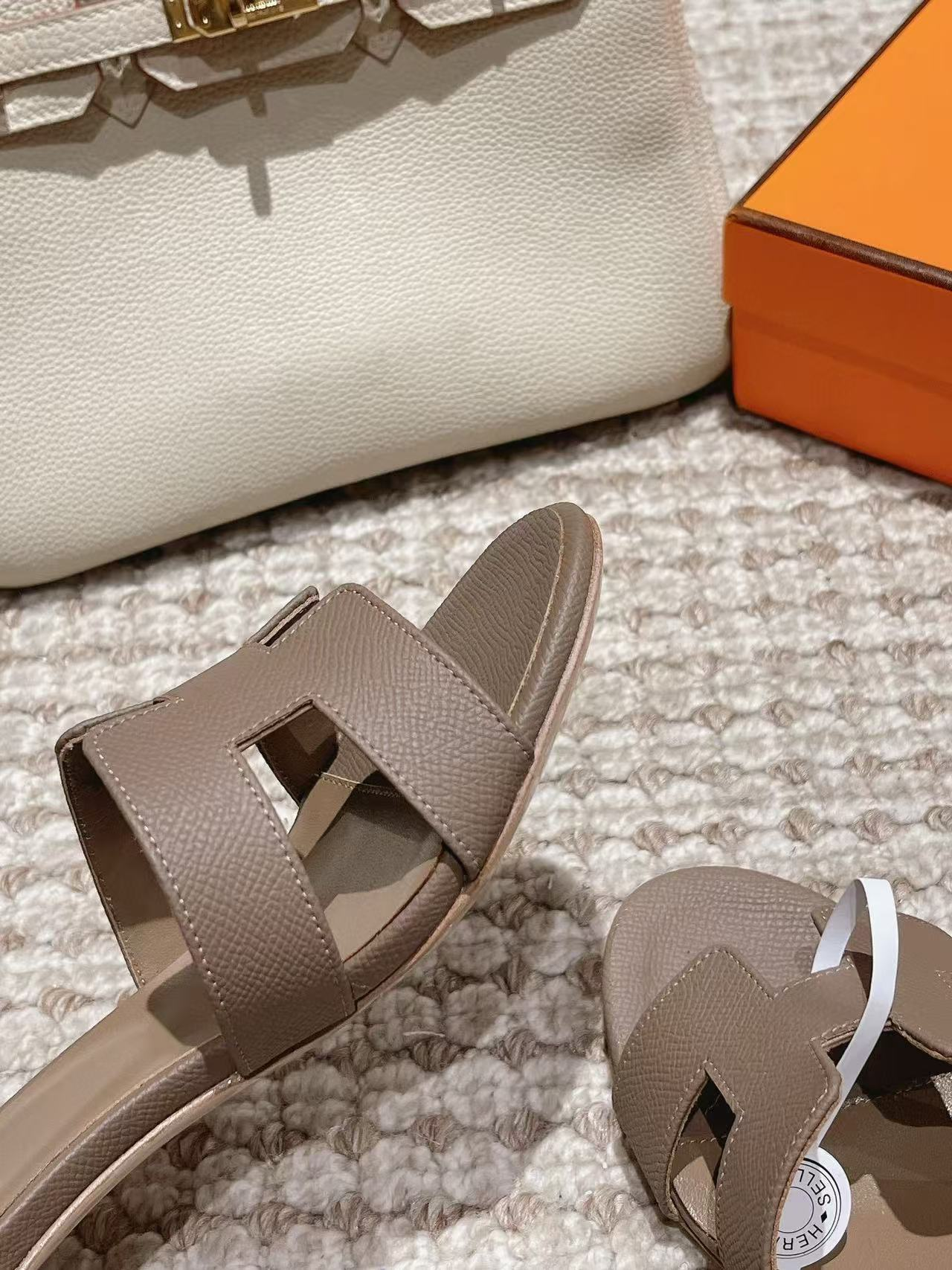 UA H**me5 Oasis sandal