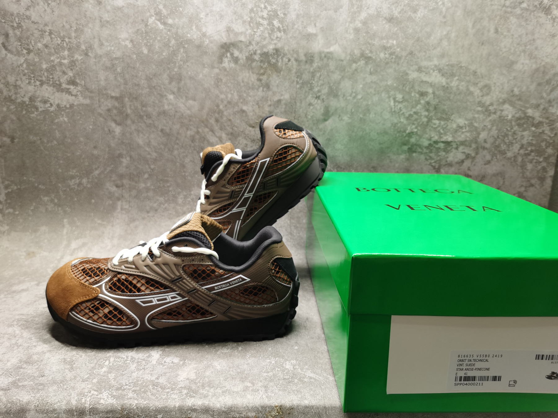 UA B0tt*ga Ven*ta Orbit Sneaker