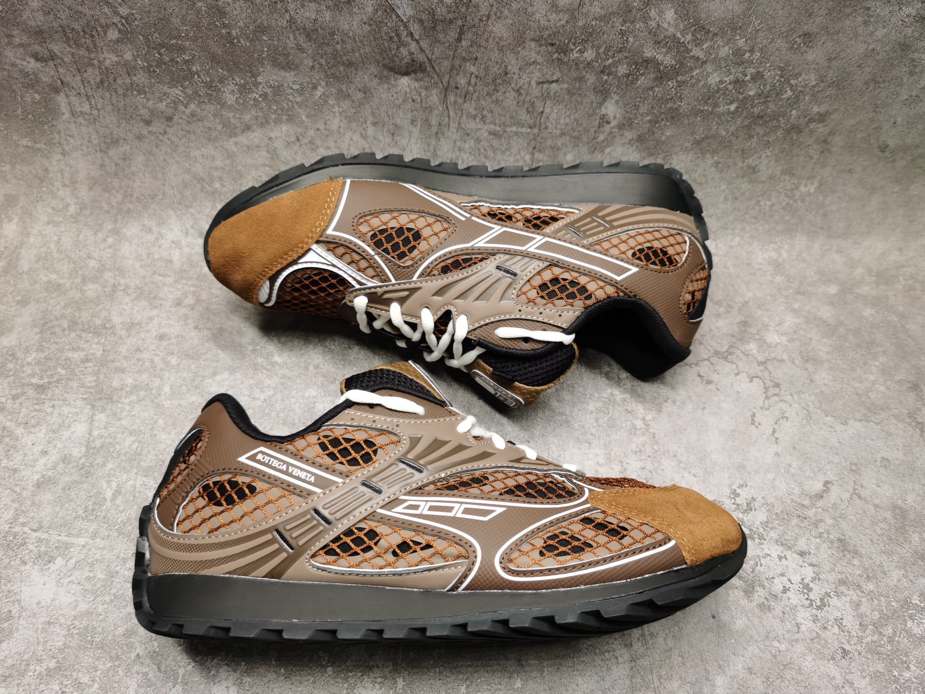 UA B0tt*ga Ven*ta Orbit Sneaker