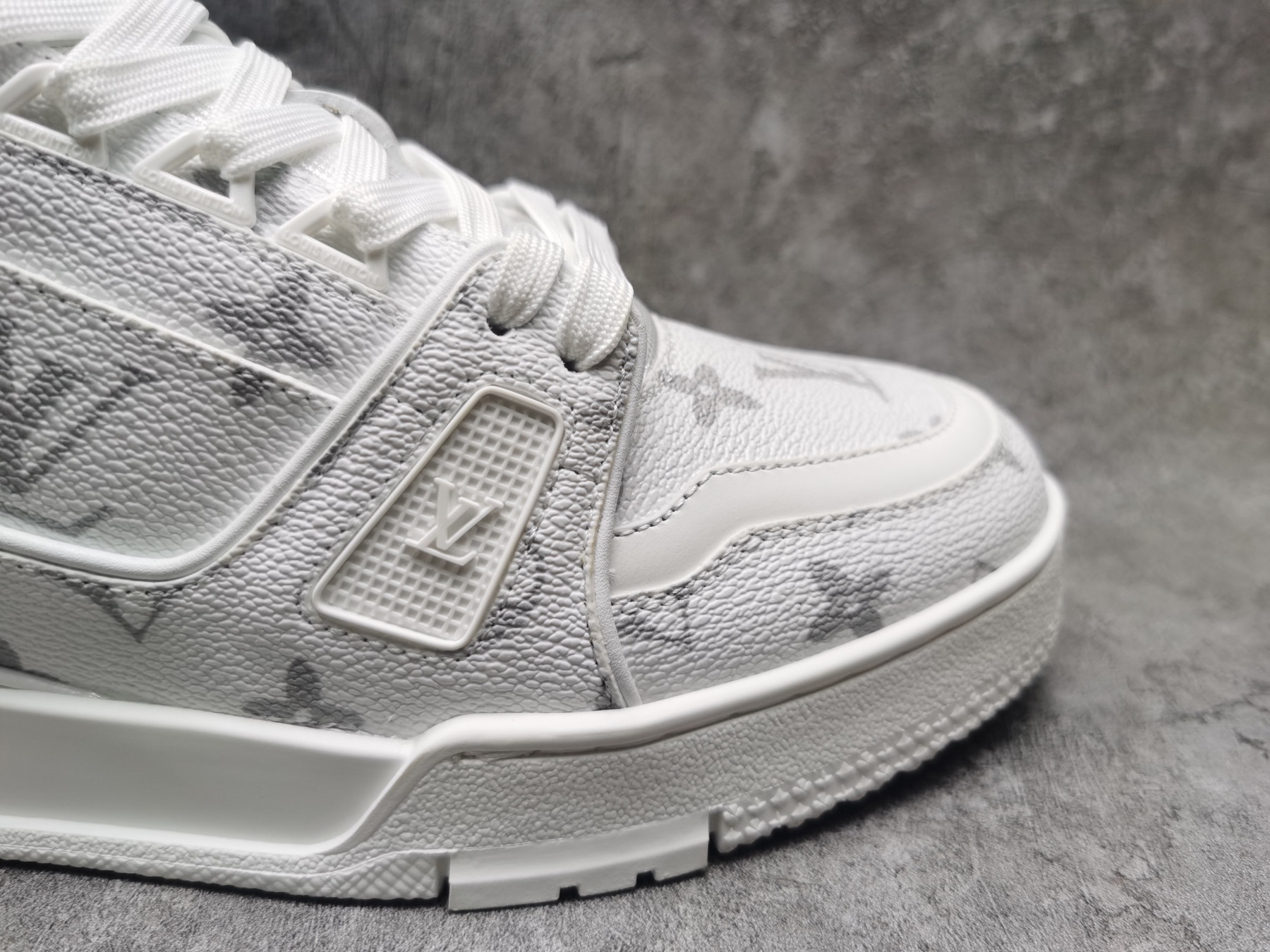 UA LV Trainer Sneaker