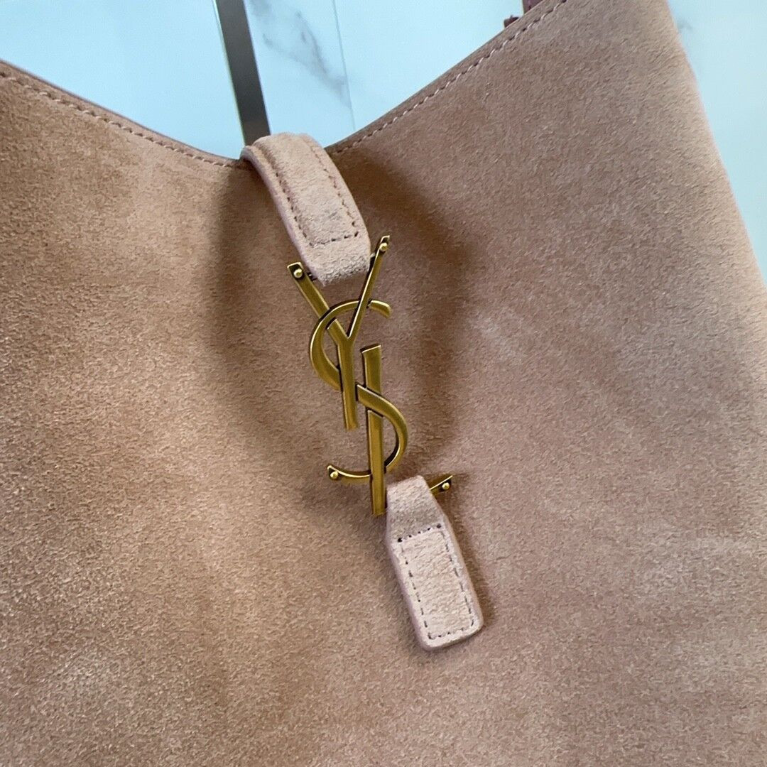 Y51 LE 5 À 7 23x22x8cm