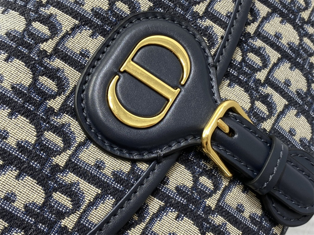 MEDIUM D10r BOBBY BAG Blue D10r Oblique Jacquard