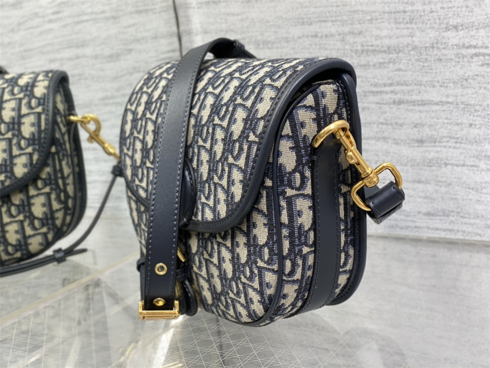 MEDIUM D10r BOBBY BAG Blue D10r Oblique Jacquard