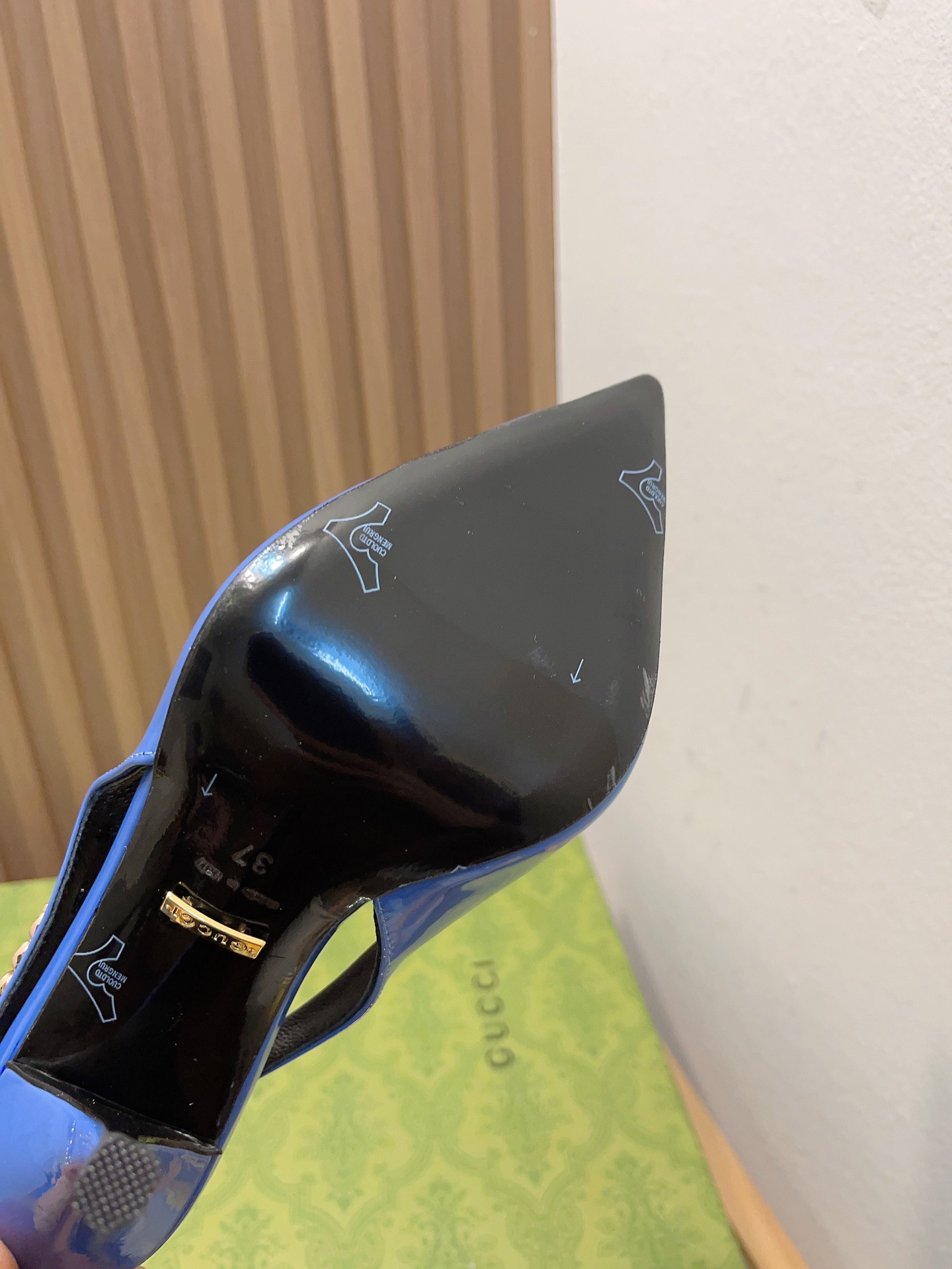 Gvc*1 SIGNORIA SLINGBACK PUMP High