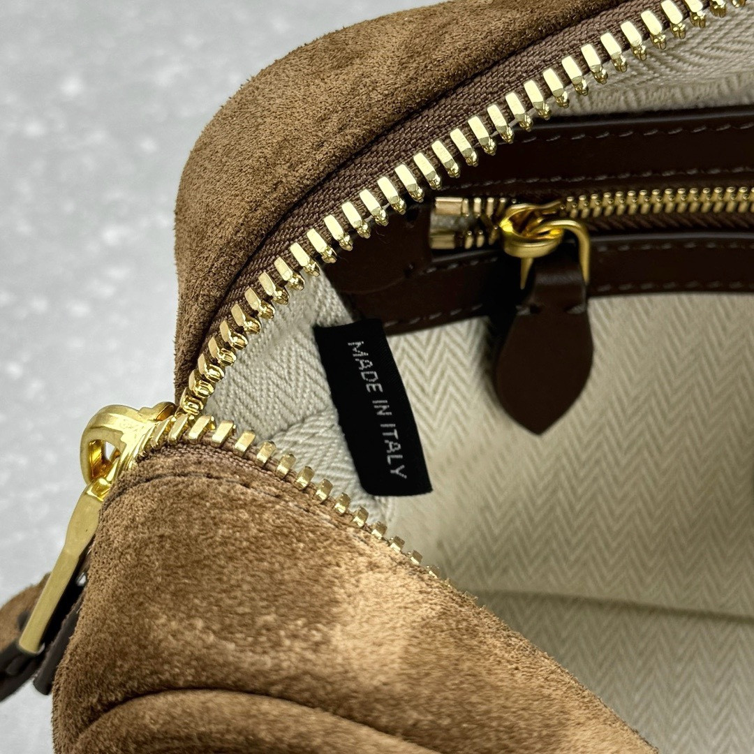 MIU MIU Arcadie matelassé nappa leather bag 22x10.5x7.5cm