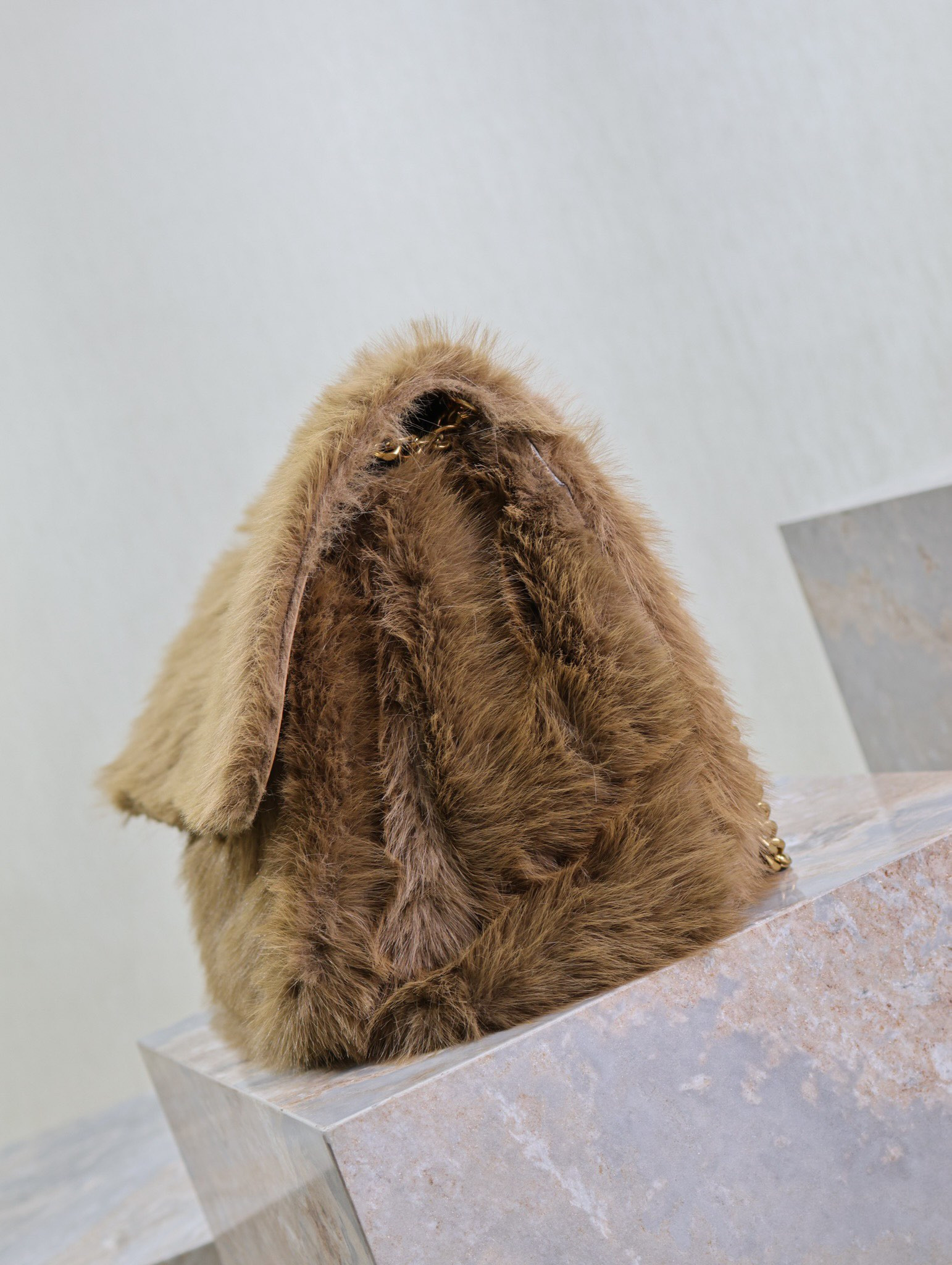 Y51 NIKI LARGE IN SHEARLING 47 X 34 X 16 CM