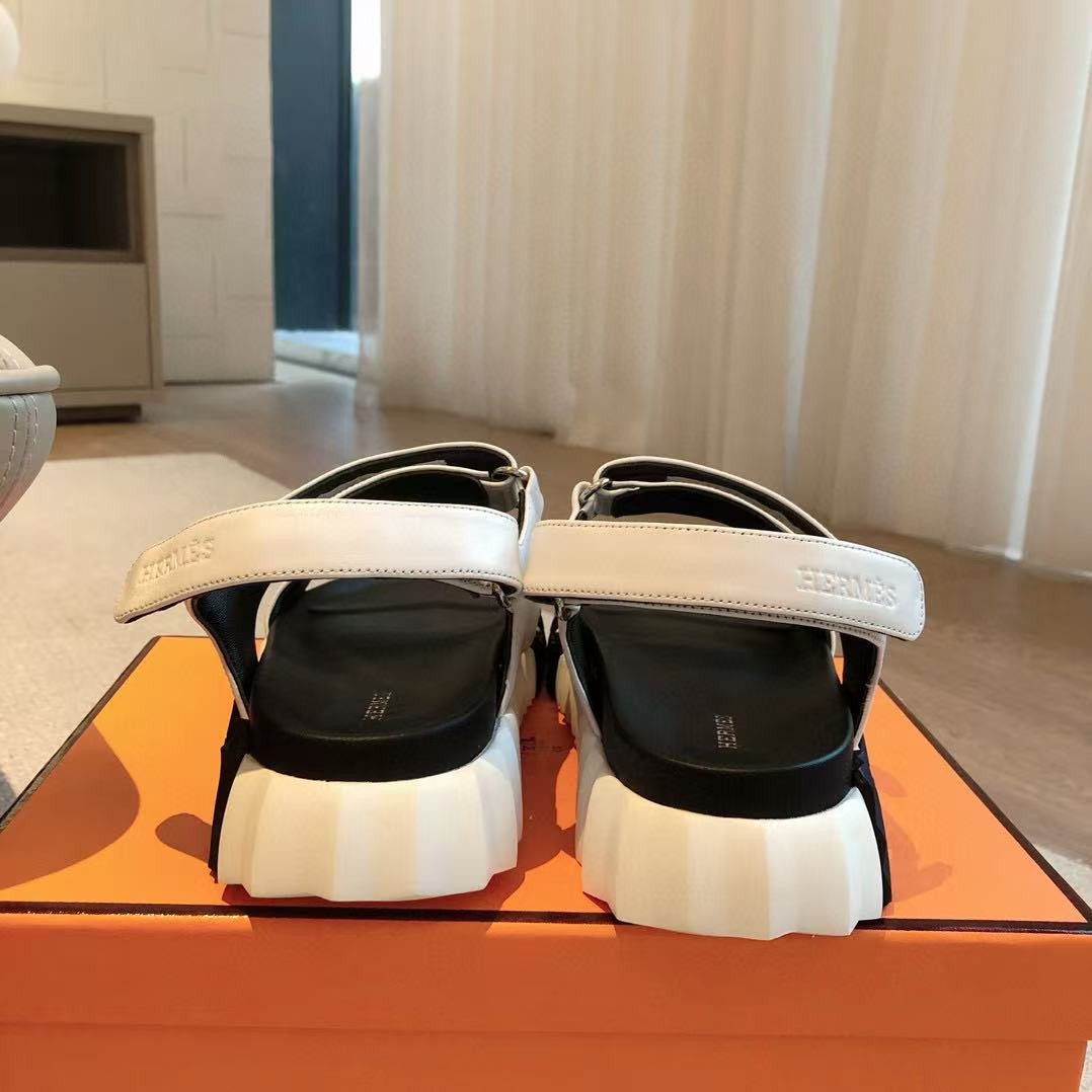 UA H**me5 Junior sandal