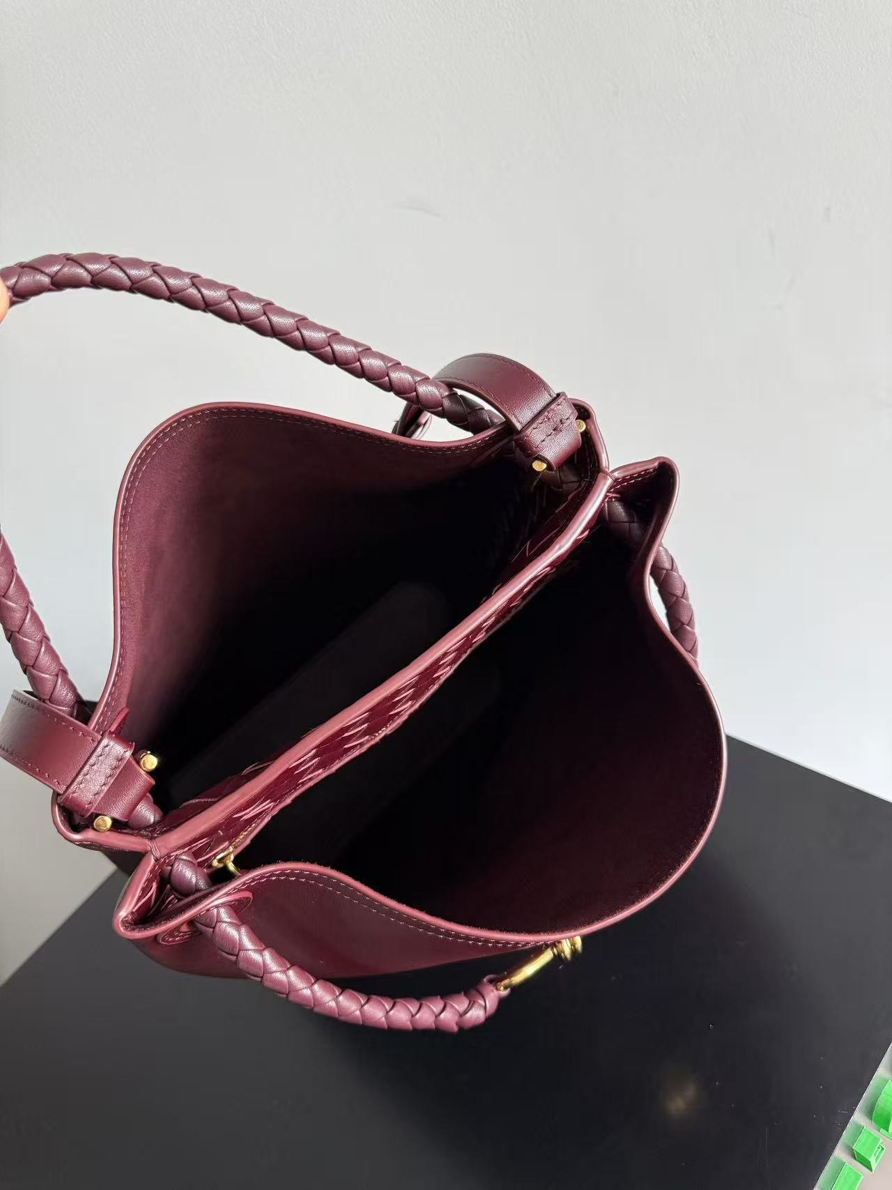 Bottega Veneta Andiamo Medium Leather Bucket Bag 34x24x12cm Without Box