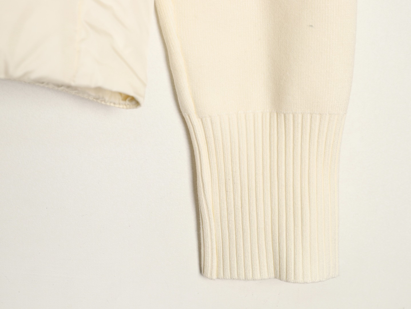 Can*a G00se Short Puffer jacket