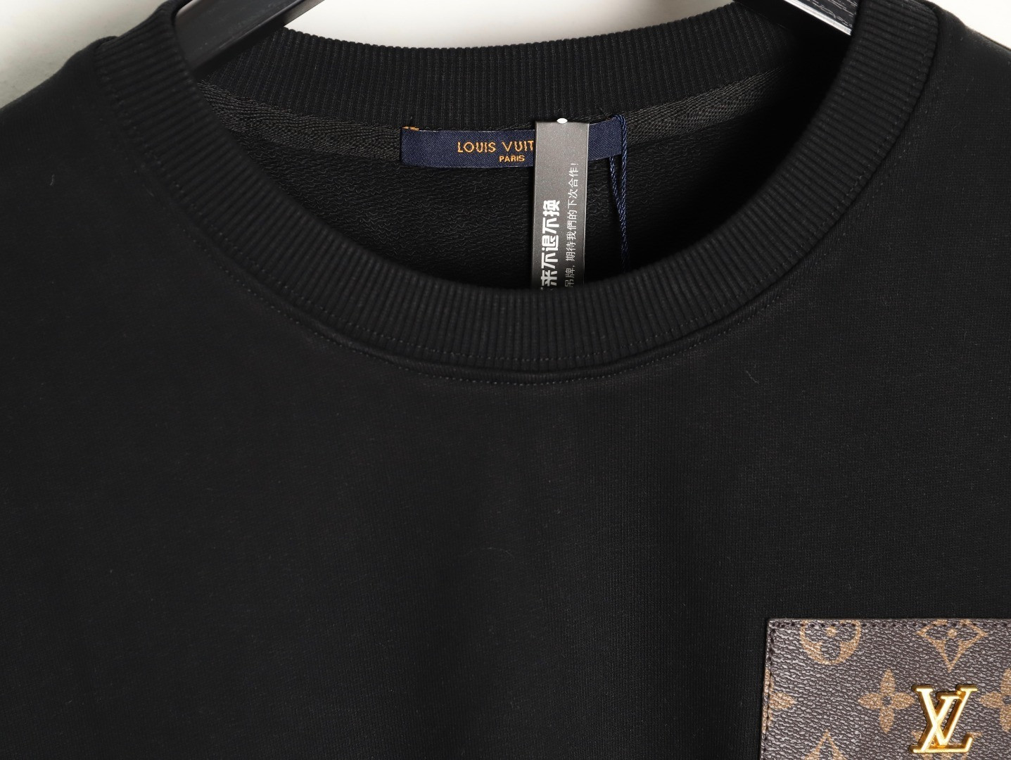 L0vis Vvtt0n Hoodies