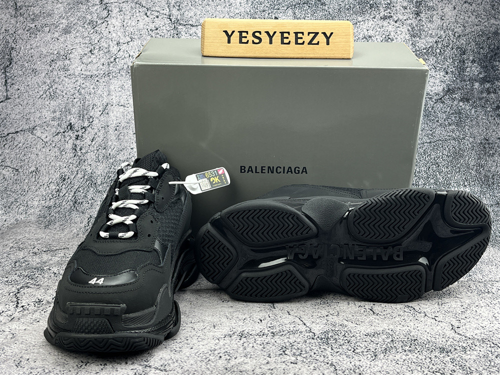 UA TRIPLE S SNEAKER SILVER BLACK