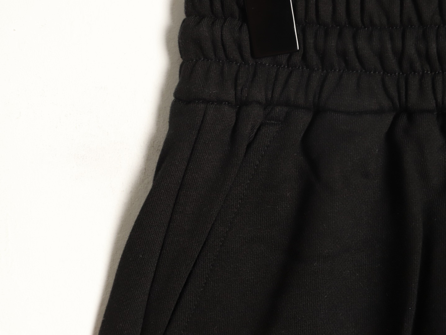l0vis Vvtt0n 26ss shorts