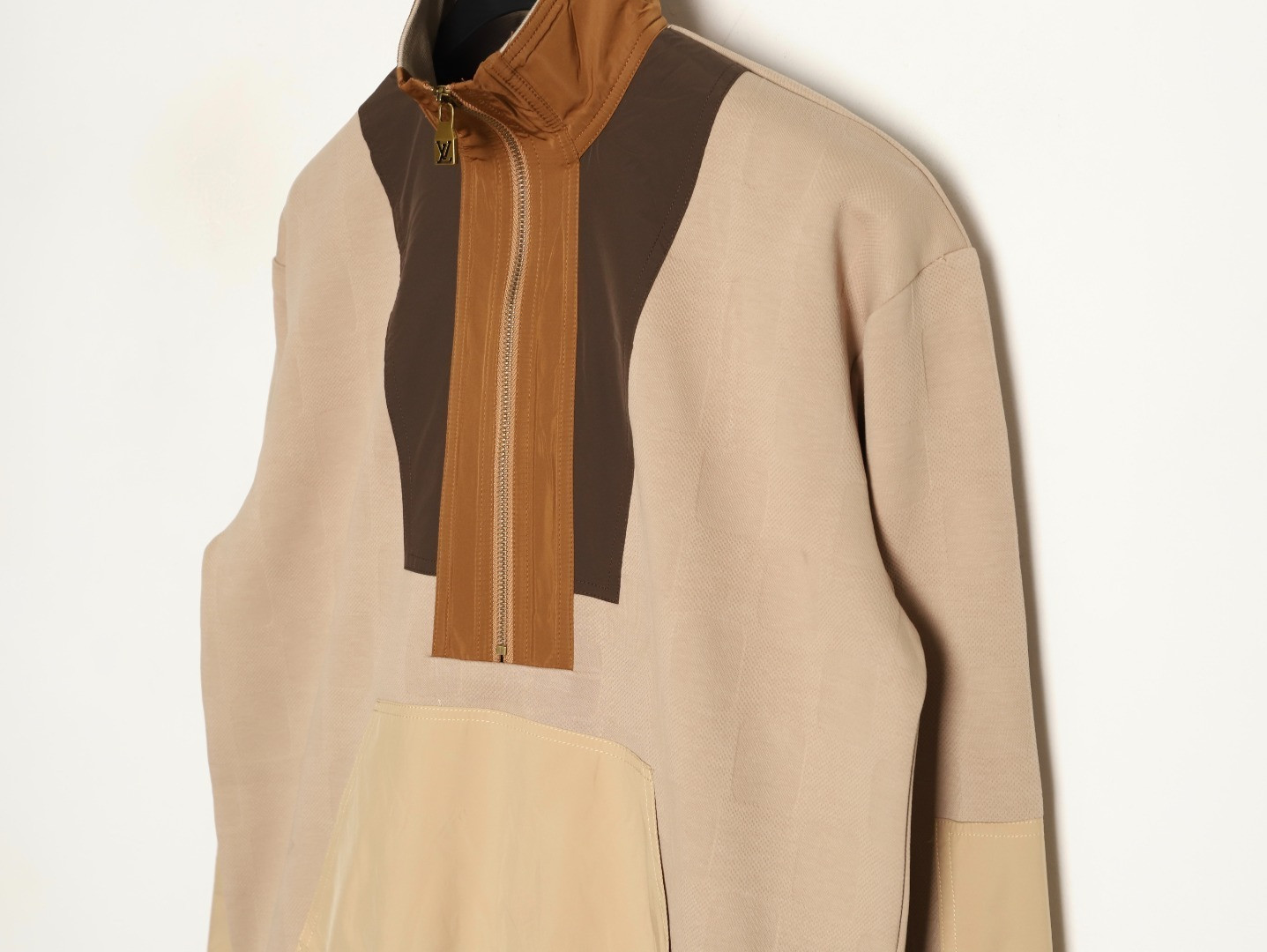 L0vis Vvtt0n Hoodies