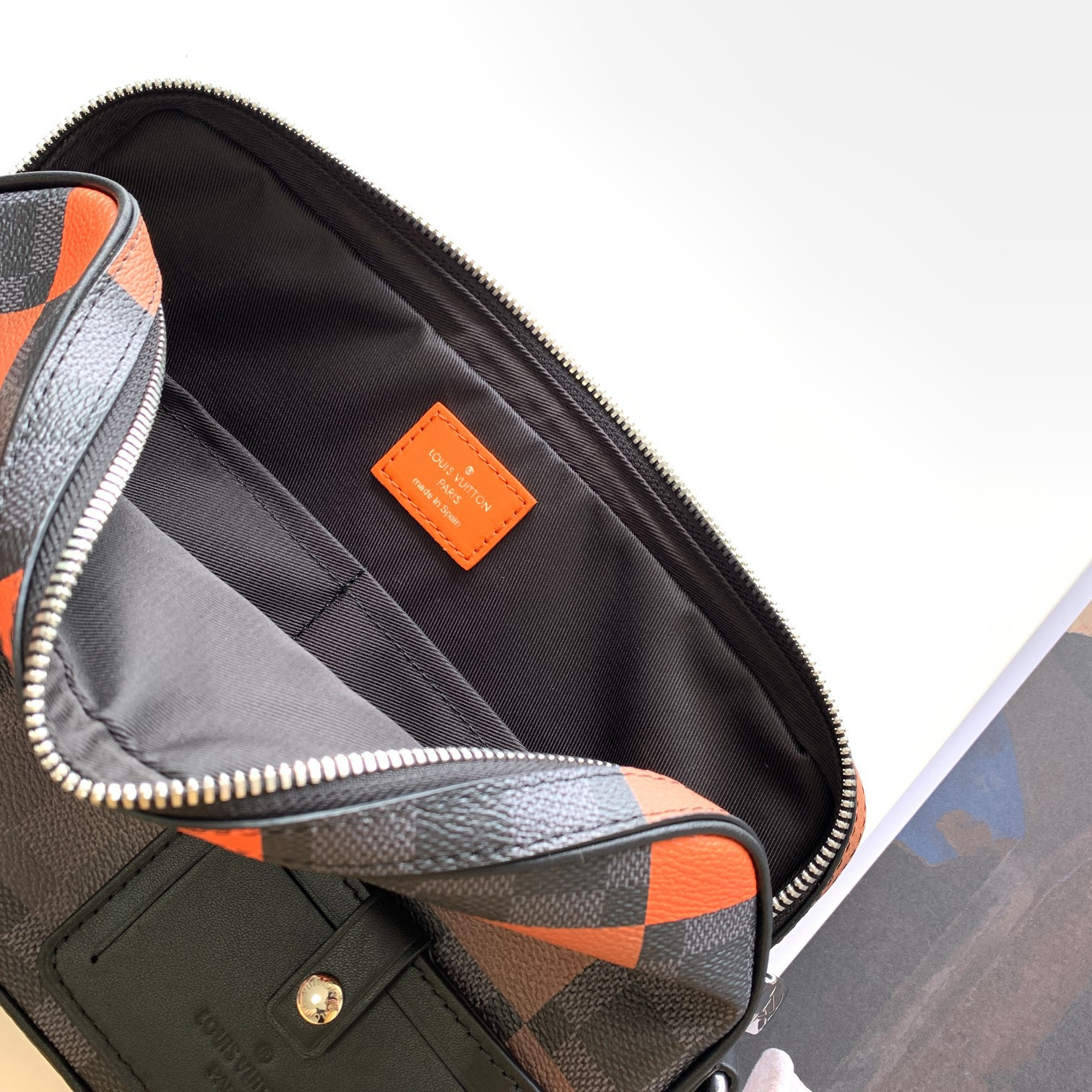 LV ALPHA MESSENGER N40421