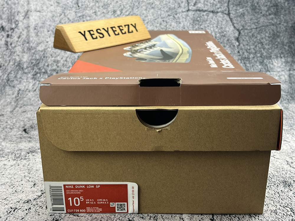 UA NIKE TRAVIS SCOTT X PLAYSTATION X DUNK LOW