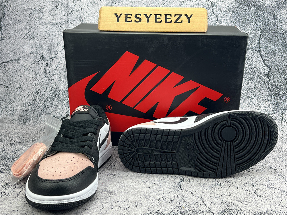 UA AIR JORDAN 1 RETRO LOW OG 