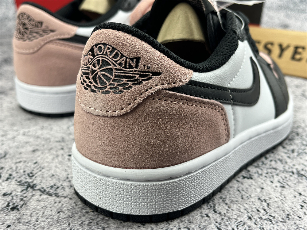 UA AIR JORDAN 1 RETRO LOW OG 