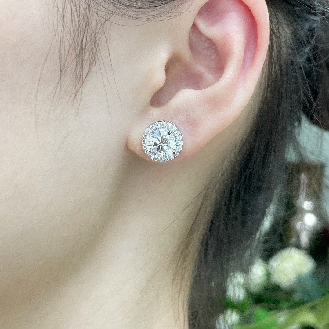 T*f*ny & Co. Halo D1am0nd Stud Earrings