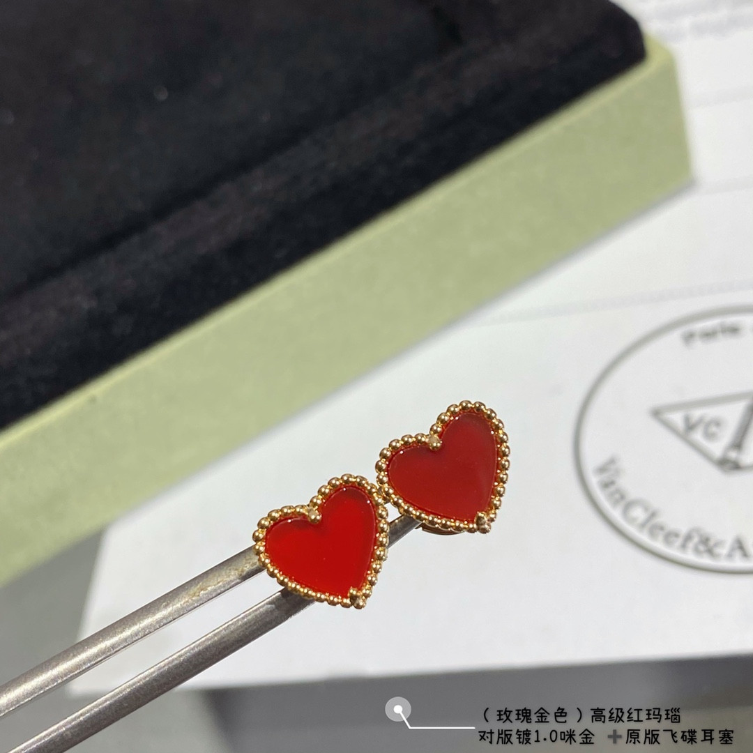 V*n Cl**f & Arpels Red Agate Heart-Shaped Love Earrings