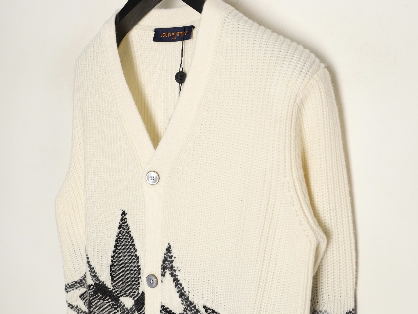 l0vis Vvtt0n knitting cardigan