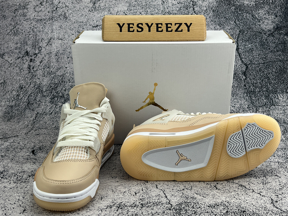 UA WMNS AIR JORDAN 4 RETRO 