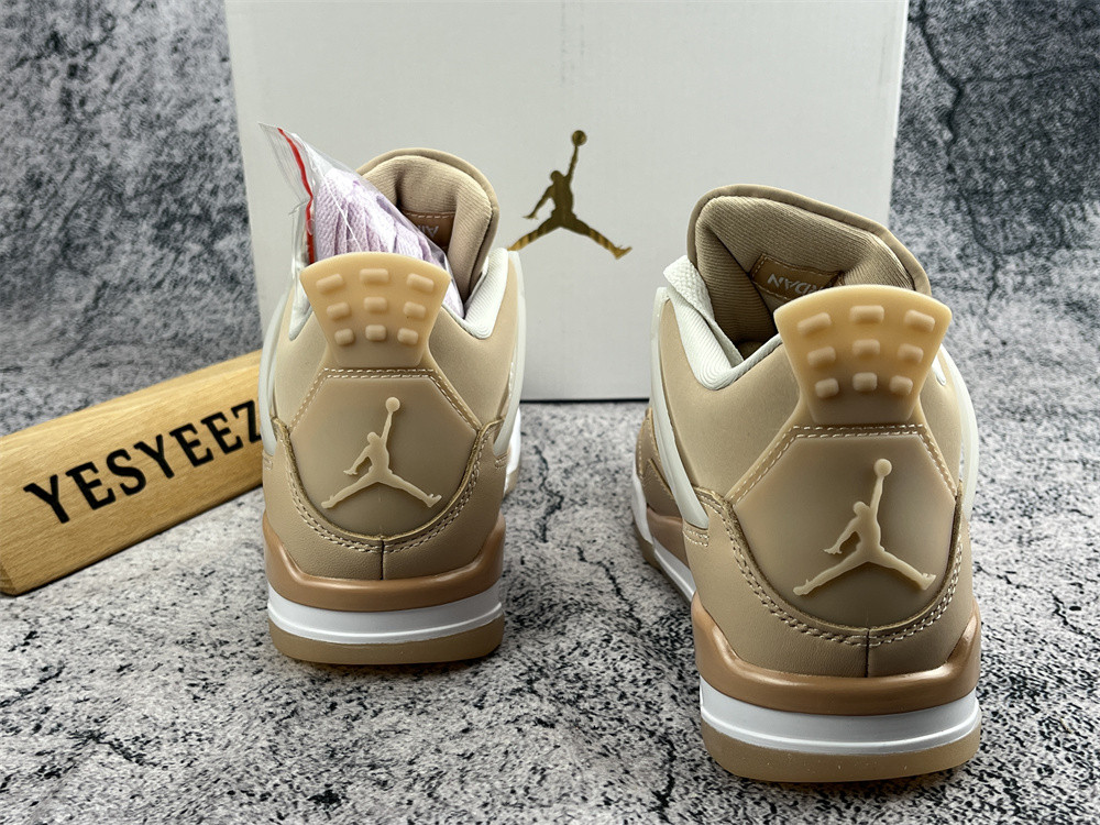 UA WMNS AIR JORDAN 4 RETRO 