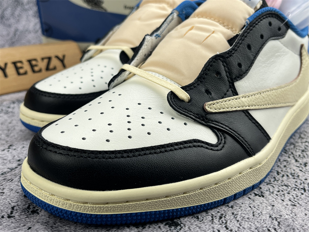UA FRAGMENT DESIGN X TRAVIS SCOTT X AIR JORDAN 1 RETRO LOW