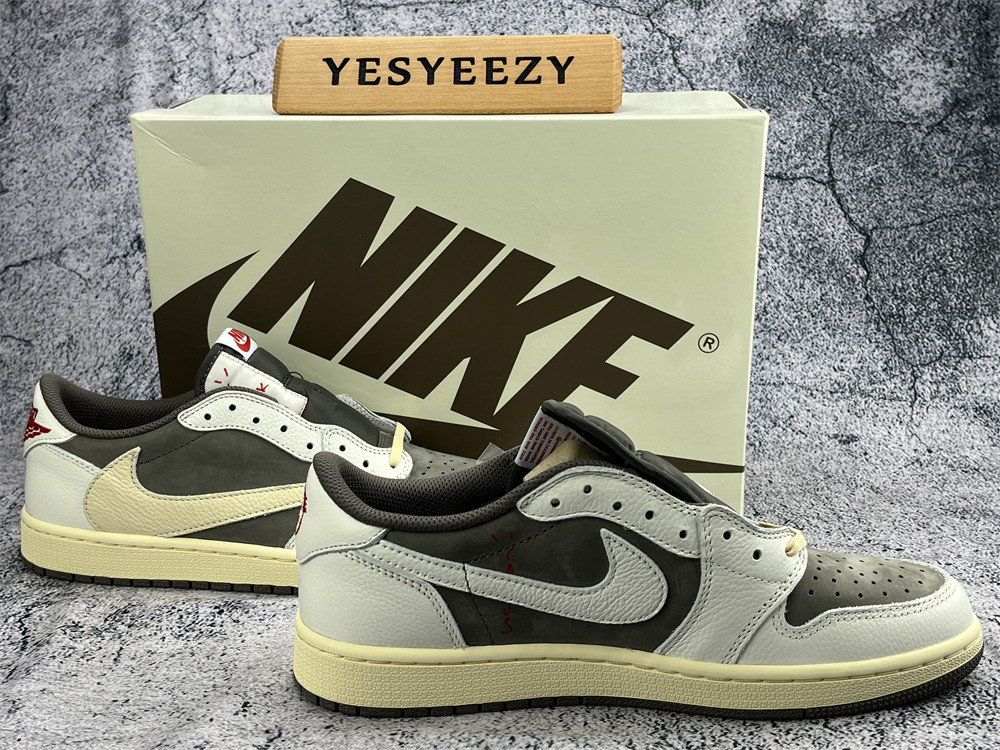 UA TRAVIS SCOTT X AIR JORDAN 1 LOW OG