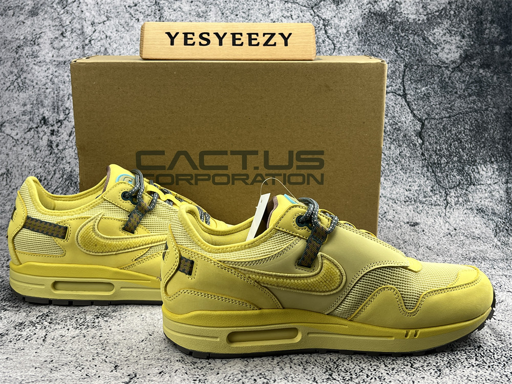 UA NIKE TRAVIS SCOTT X AIR MAX 1 