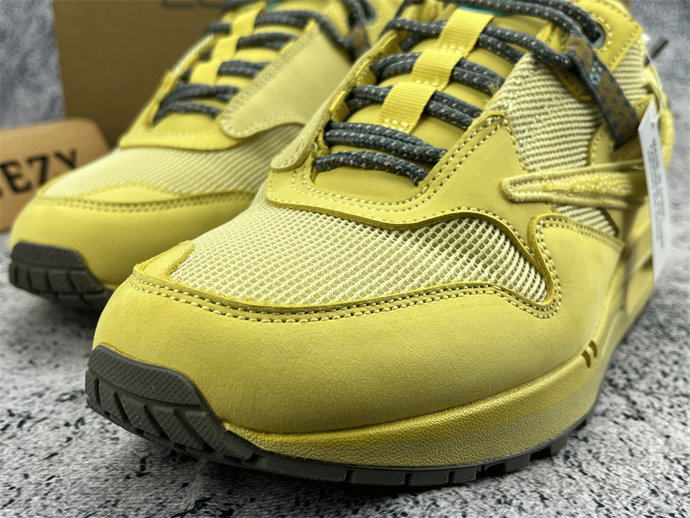 UA NIKE TRAVIS SCOTT X AIR MAX 1 