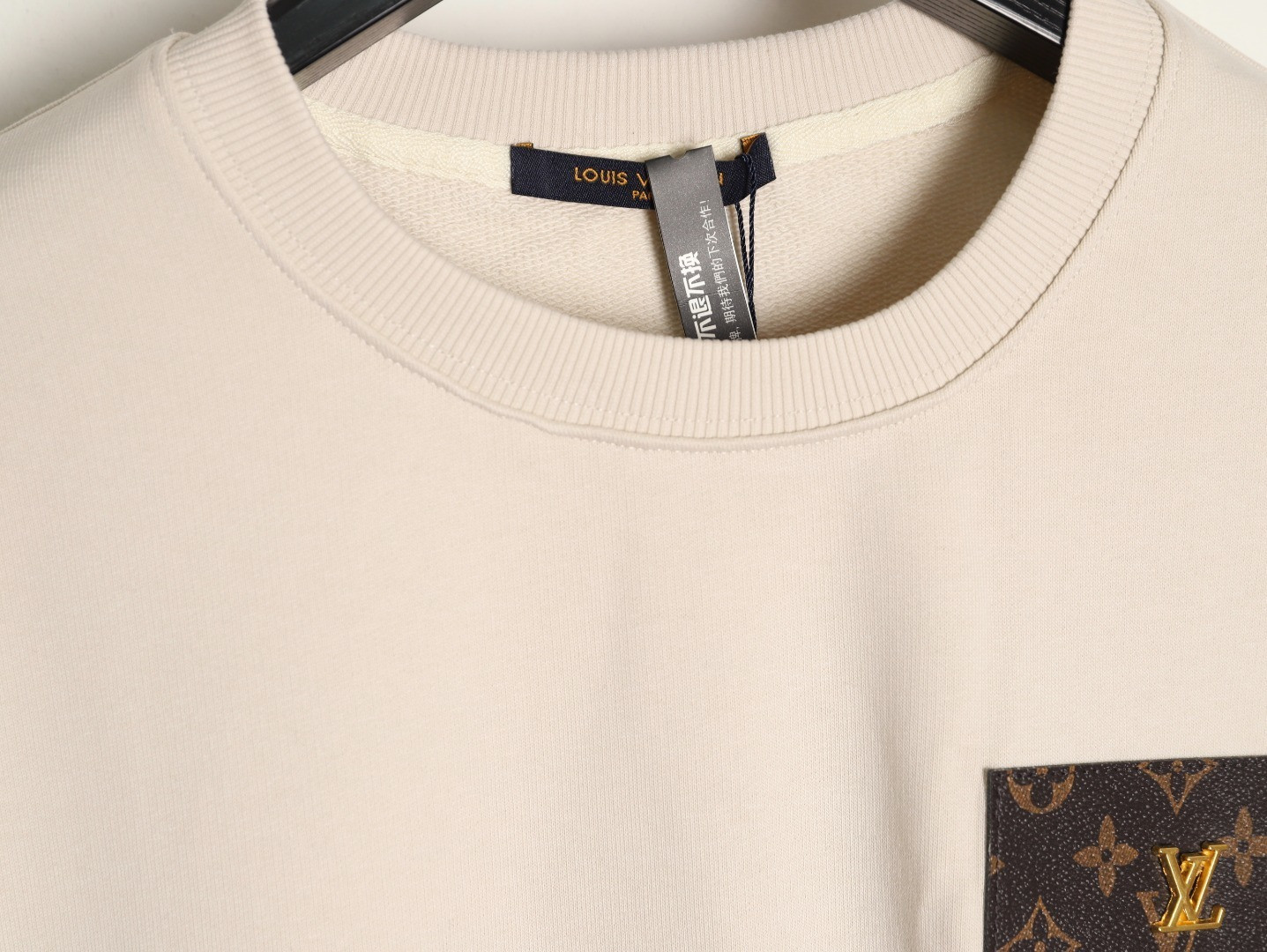 L0vis Vvtt0n Hoodies