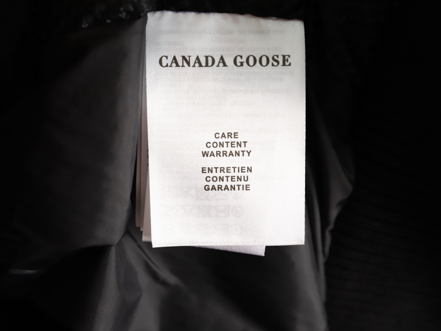 Can*a G00se Short Puffer jacket