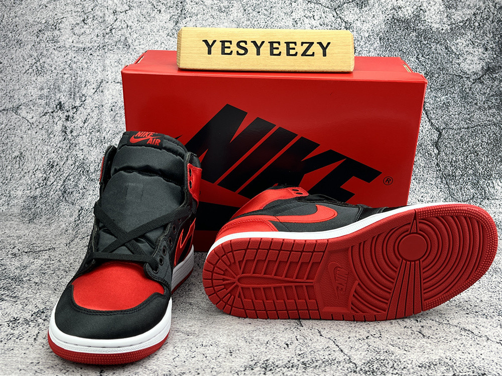 UA WMNS AIR JORDAN 1 RETRO HIGH OG 