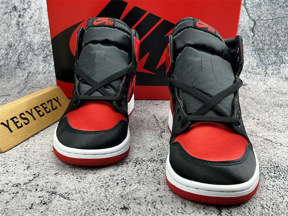 UA WMNS AIR JORDAN 1 RETRO HIGH OG 