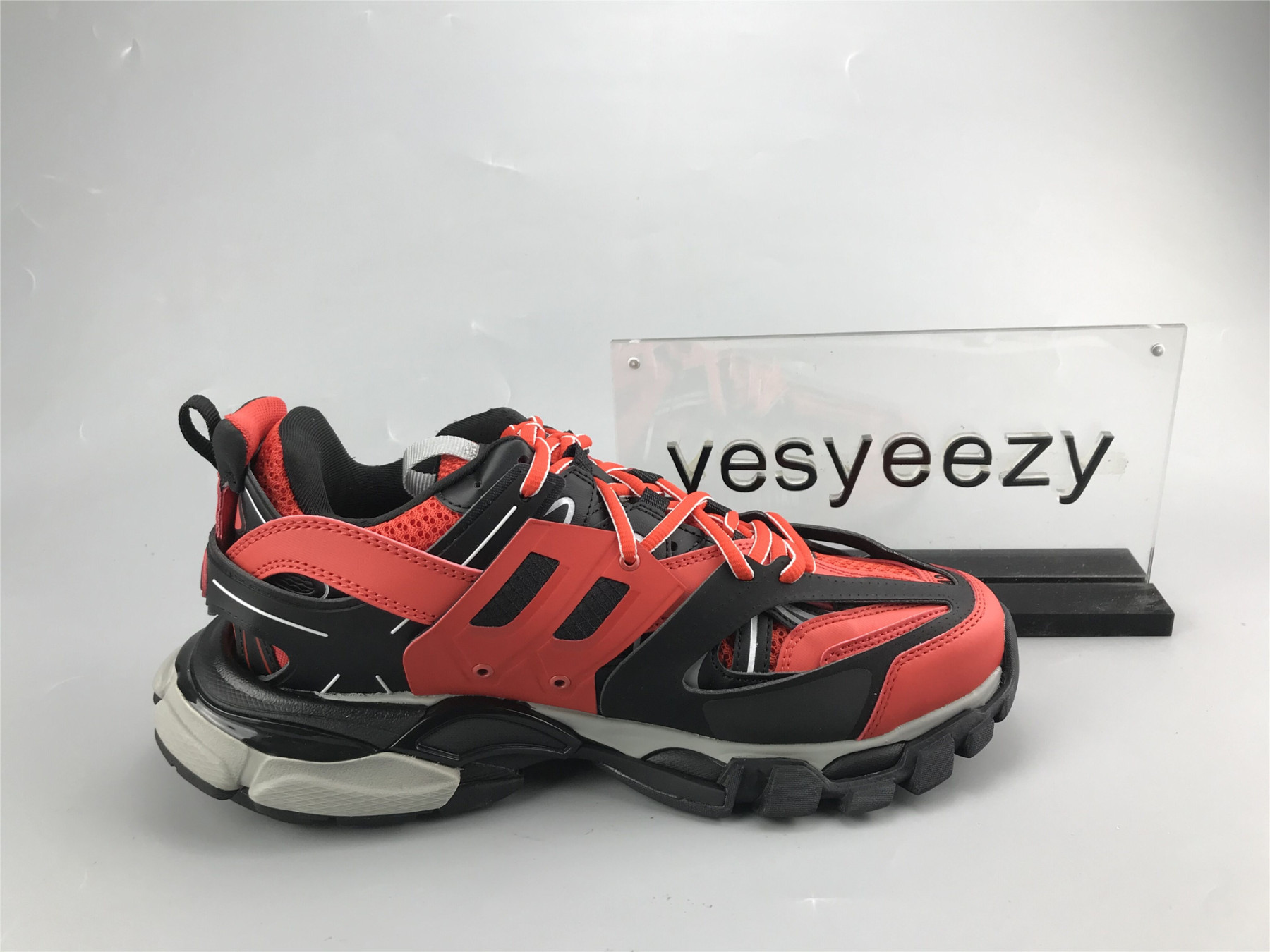 UA TRACK TRAINER DARK ORANGE BLACK SNEAKER