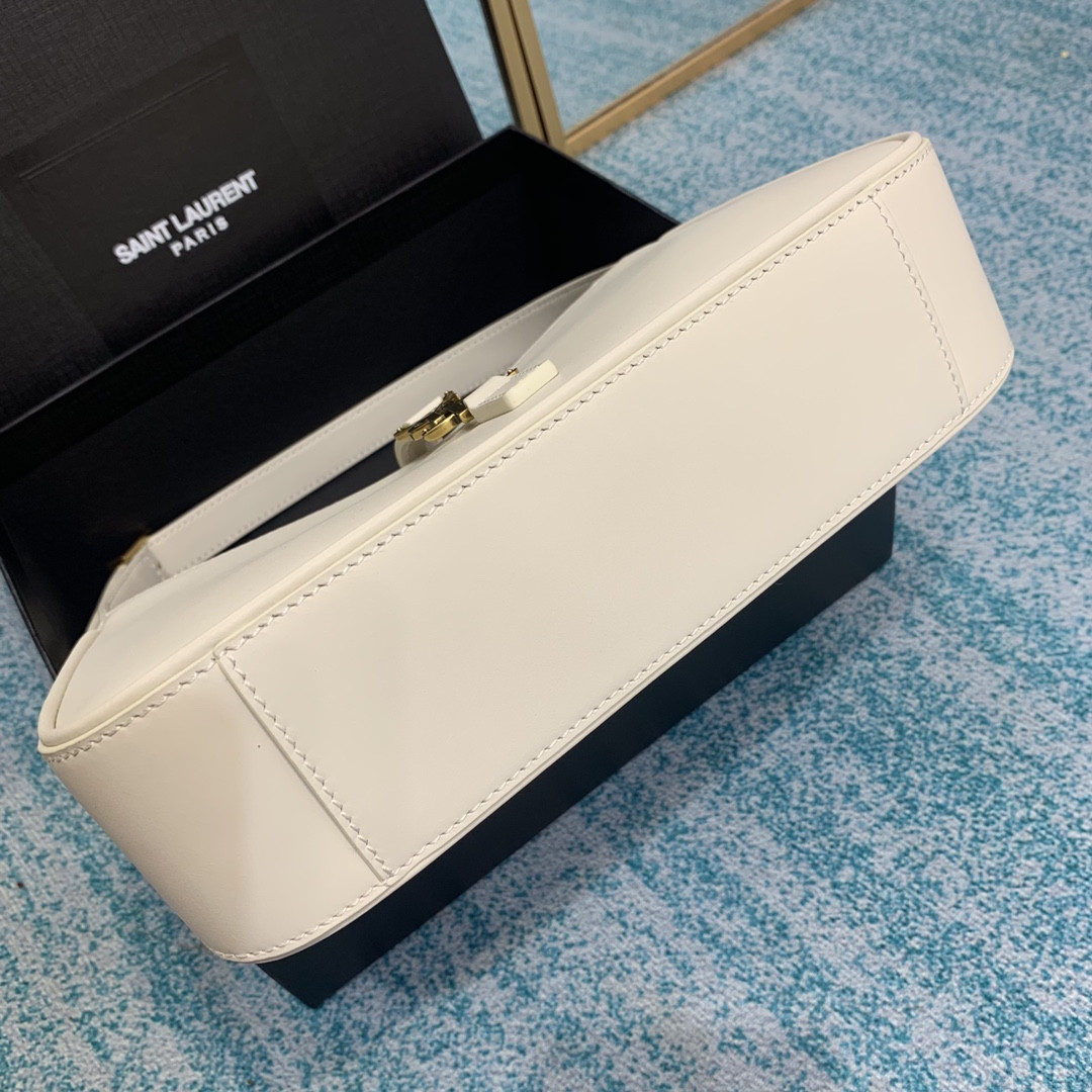 Y51 LE 5 À 7 IN SMOOTH LEATHER BLANC VINTAGE 23 X 16 X 6.5 CM