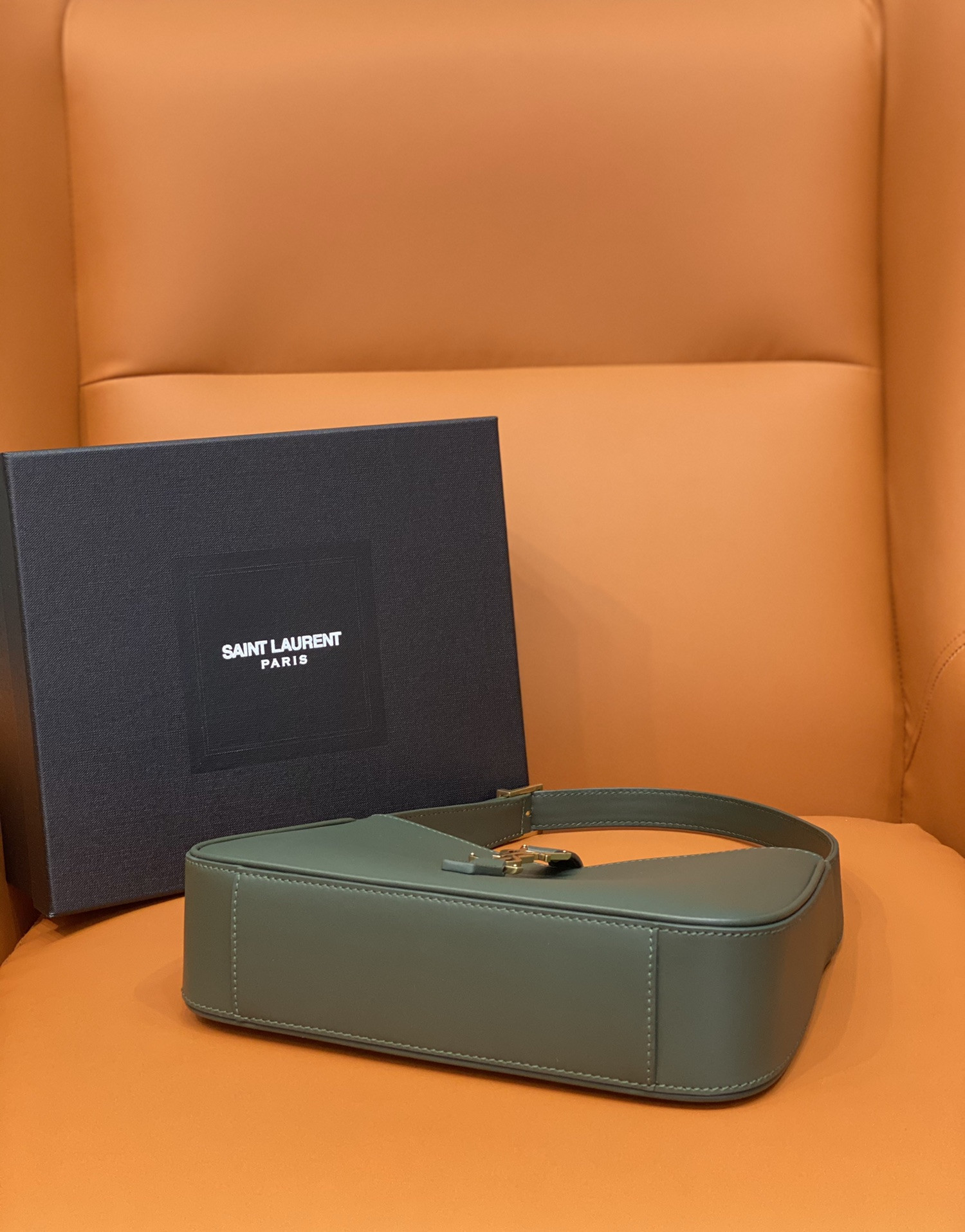 Y51 LE 5 À 7 IN SMOOTH LEATHER VERT FONCE  23 X 16 X 6.5 CM