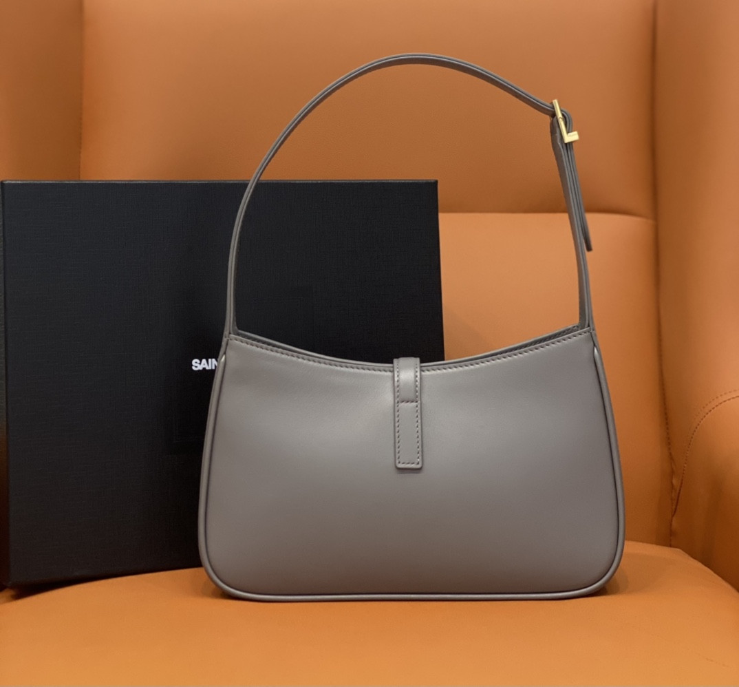 Y51 LE 5 À 7 IN SMOOTH LEATHER STORM 23 X 16 X 6.5 CM