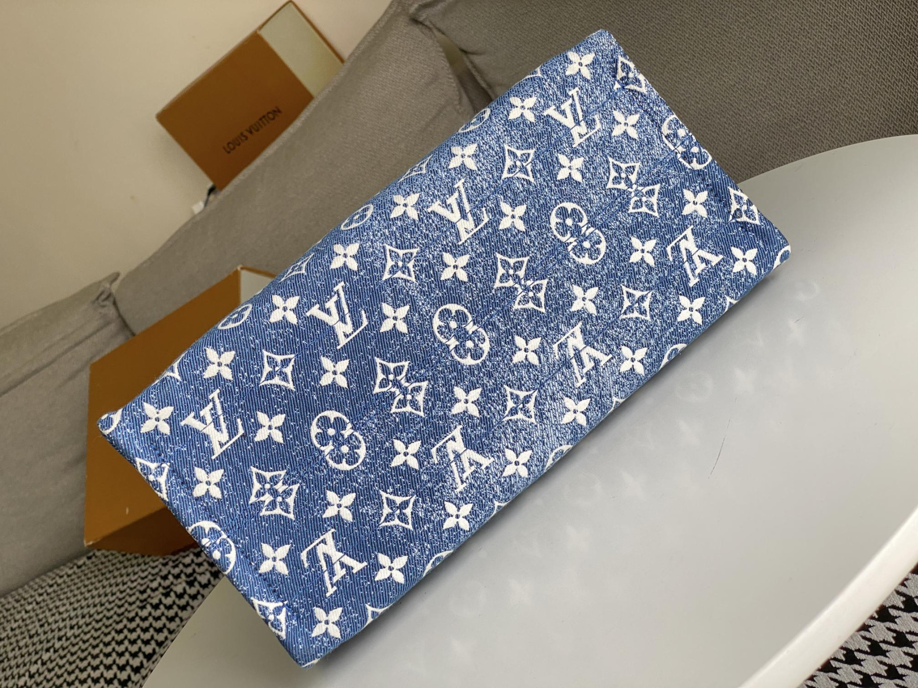 L0vis Vvtt0n OnTheGo MM M59608 35x27x14CM