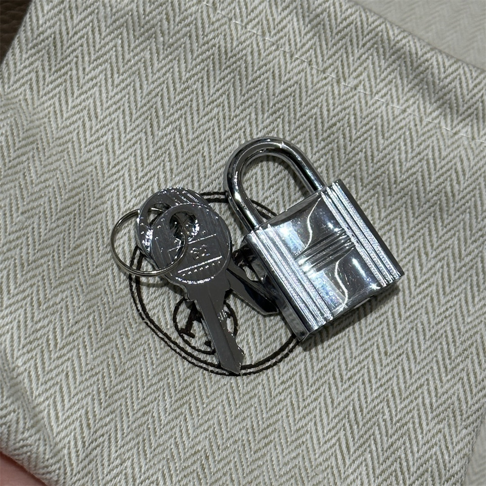 H**me5 Picotin 18cm Trench coat gray without original box