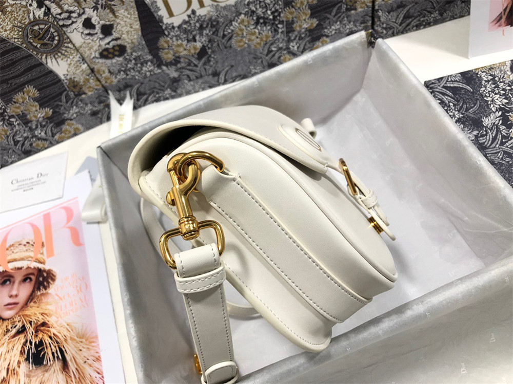 MEDIUM D10r BOBBY BAG Latte Box Calfskin